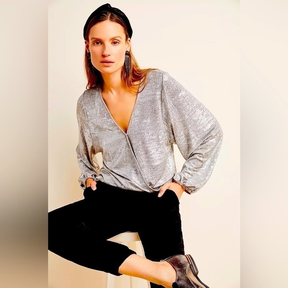 ANTHROPOLOGIE Women’s Medium Carys Dolman Silver Metallic Top - Picture 1 of 10
